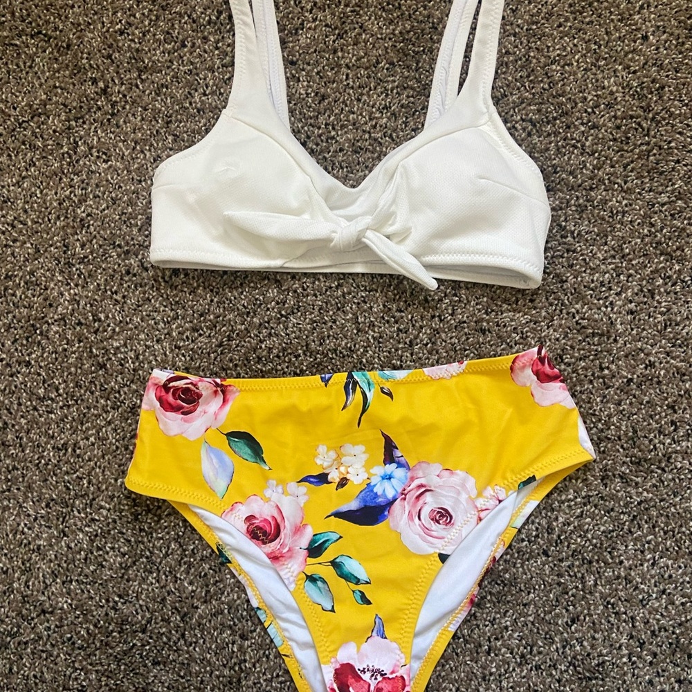 Cupshe Highwaisted Bikini